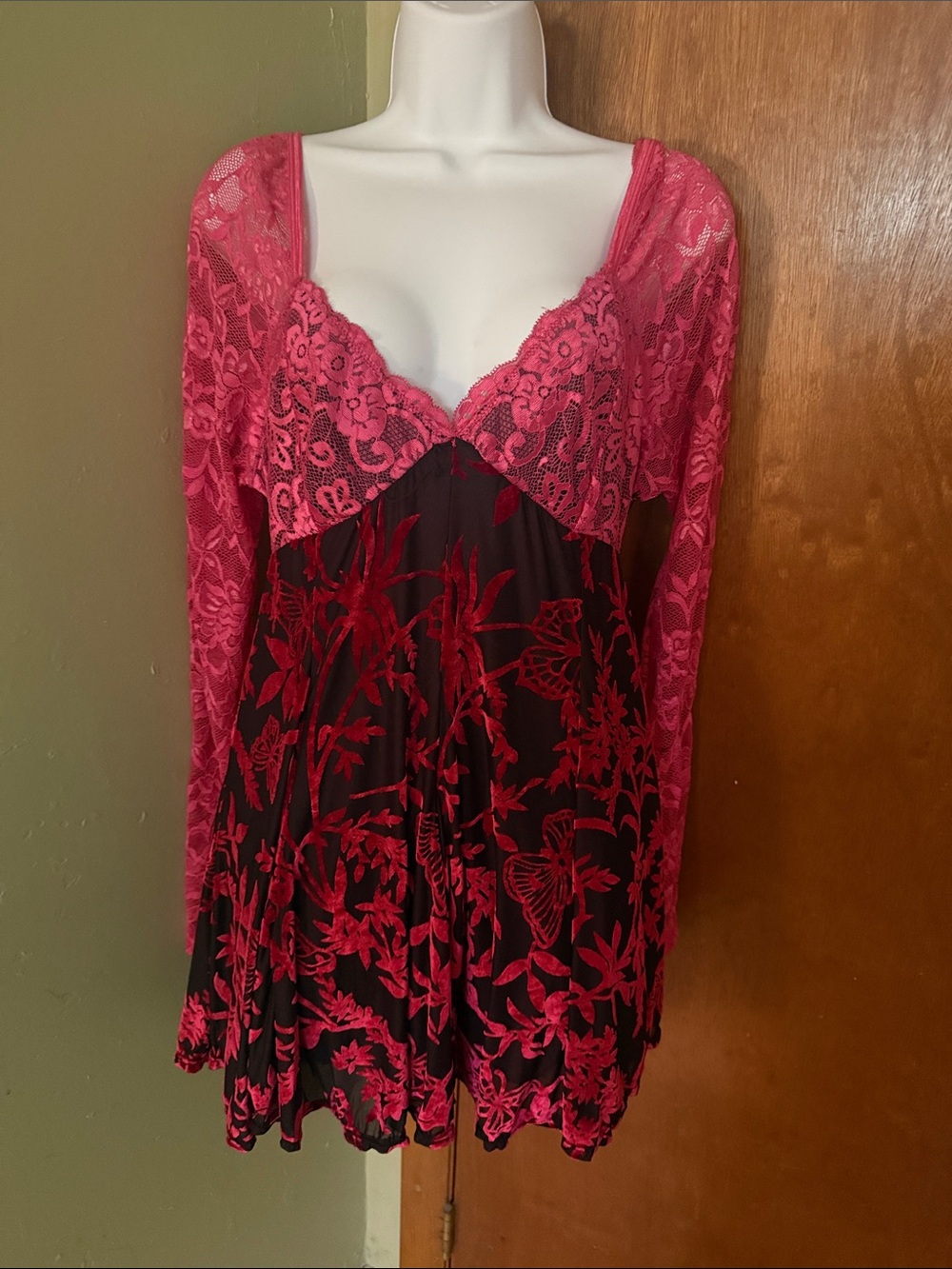dELiA*s Pink Lace & Black Floral Chemise